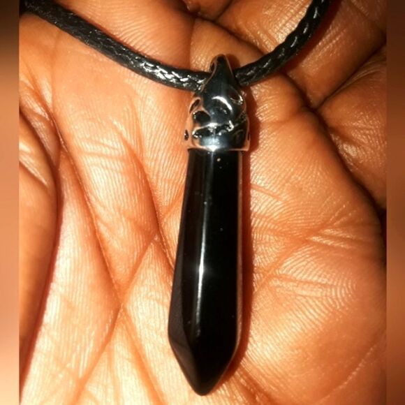 Hand crafted black pendant necklace - Picture 5 of 6